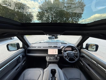 Used Land Rover Defender 90 2025 for sale - 76059757: Photo