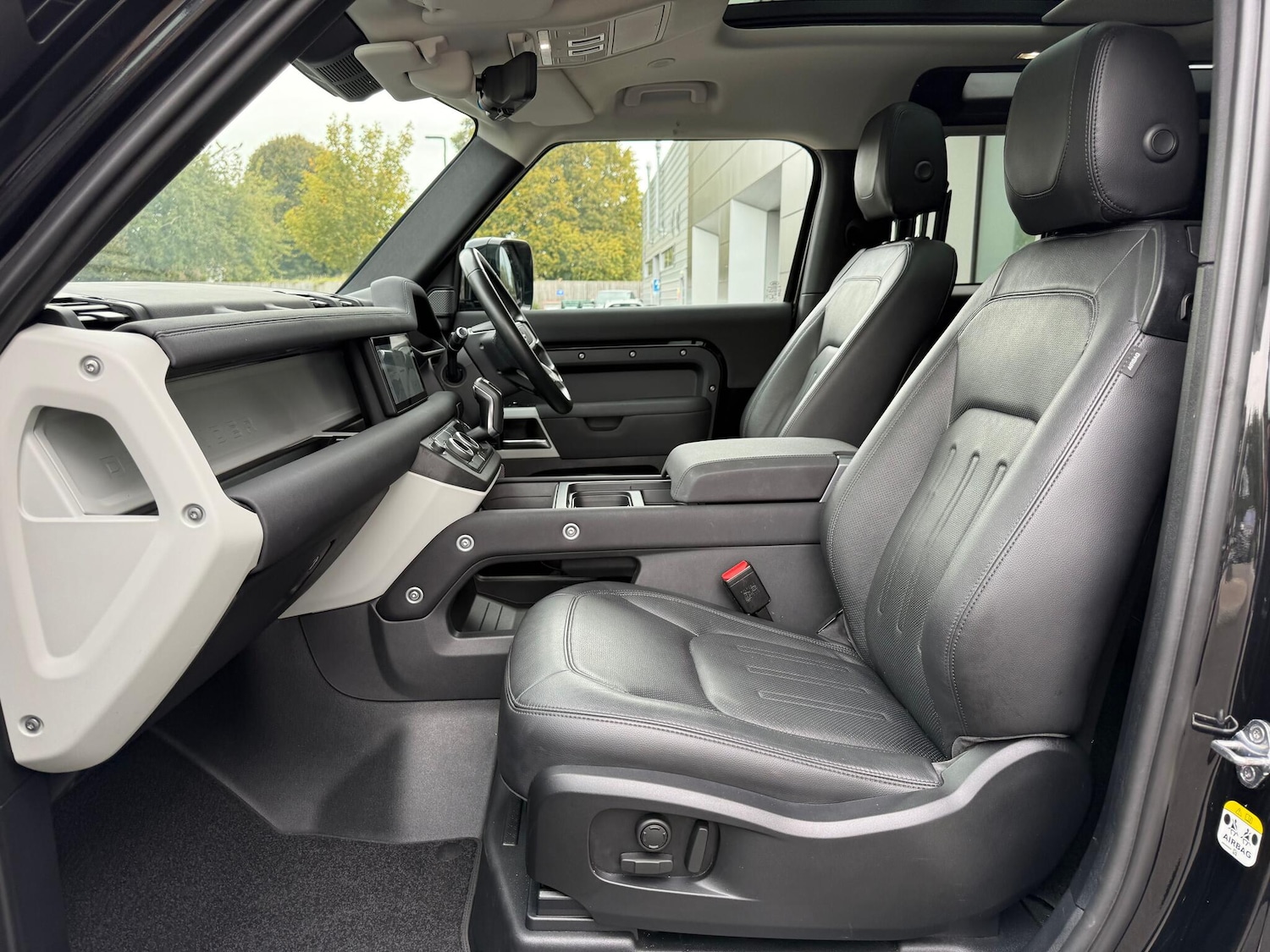 Used Land Rover Defender 90 2021 for sale - 76136026: Photo 10