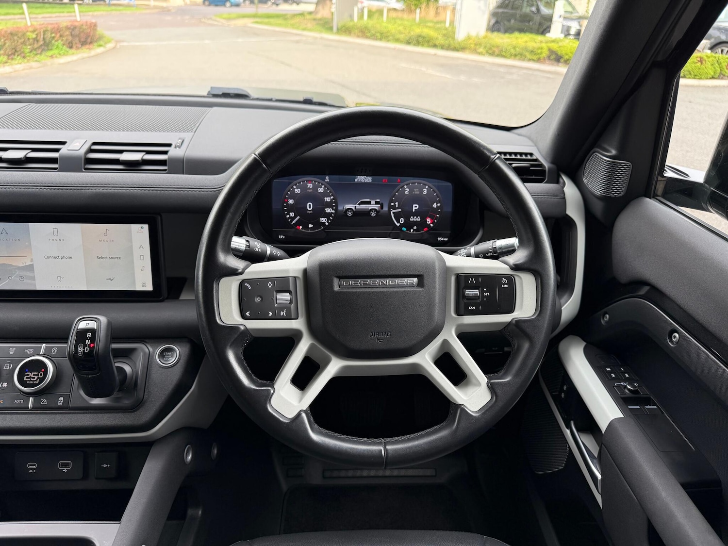 Used Land Rover Defender 90 2021 for sale - 76136026: Photo 14