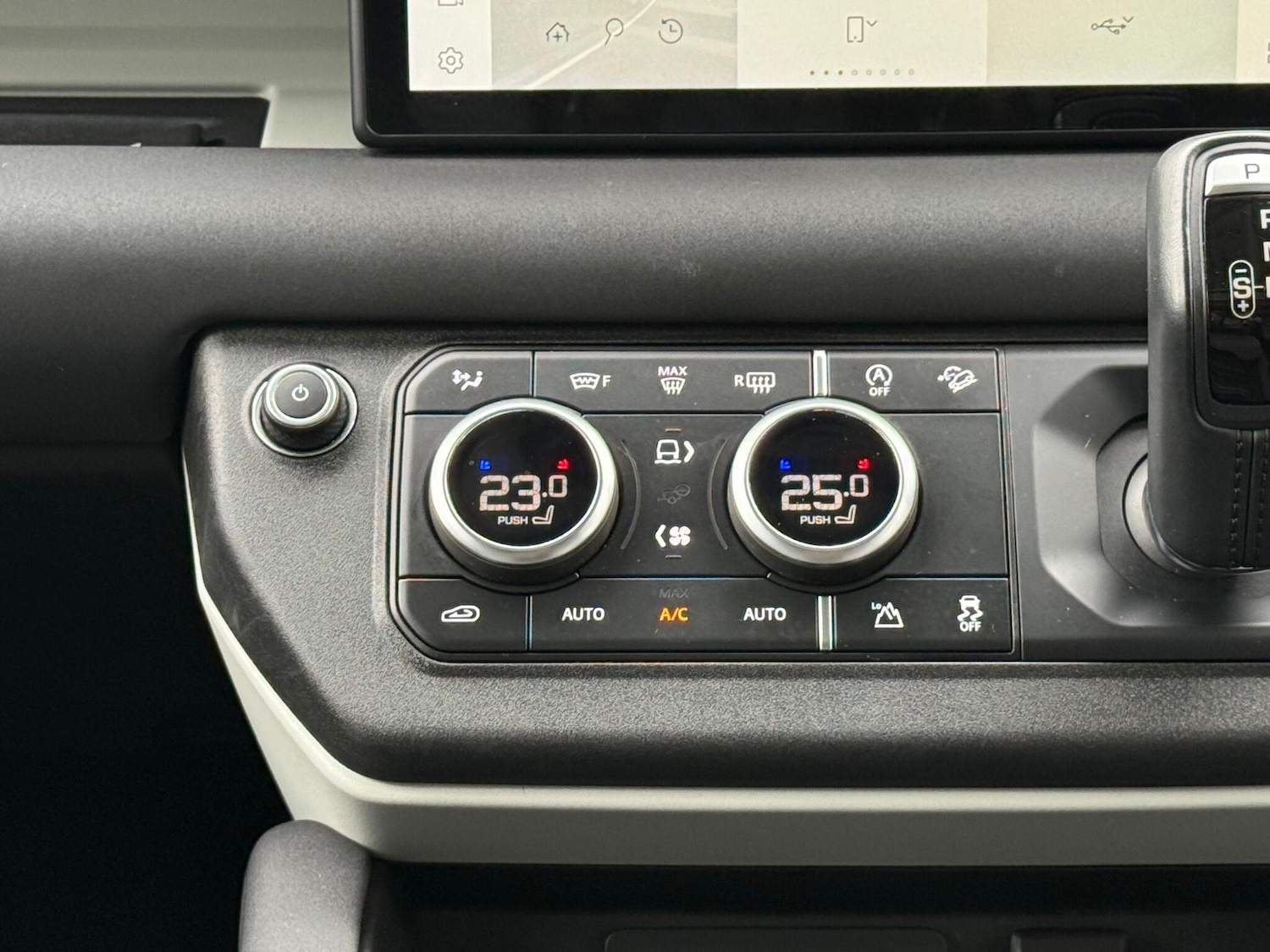 Used Land Rover Defender 90 2021 for sale - 76136026: Photo 16