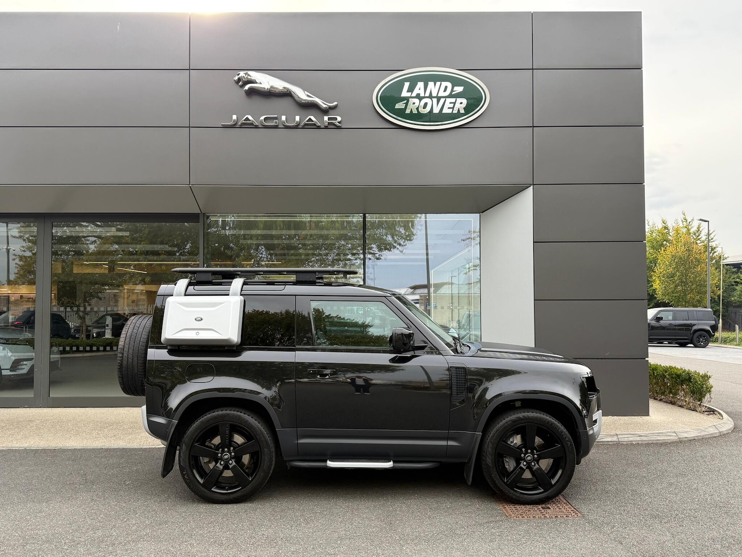 Used Land Rover Defender 90 2021 for sale - 76136026: Photo 2