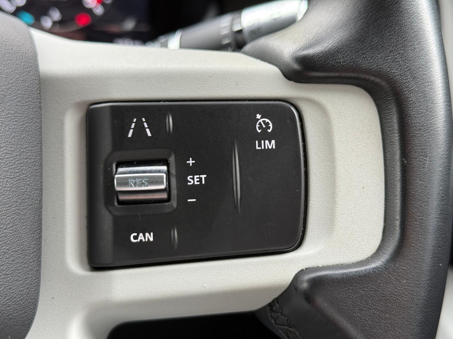 Used Land Rover Defender 90 2021 for sale - 76136026: Photo 27