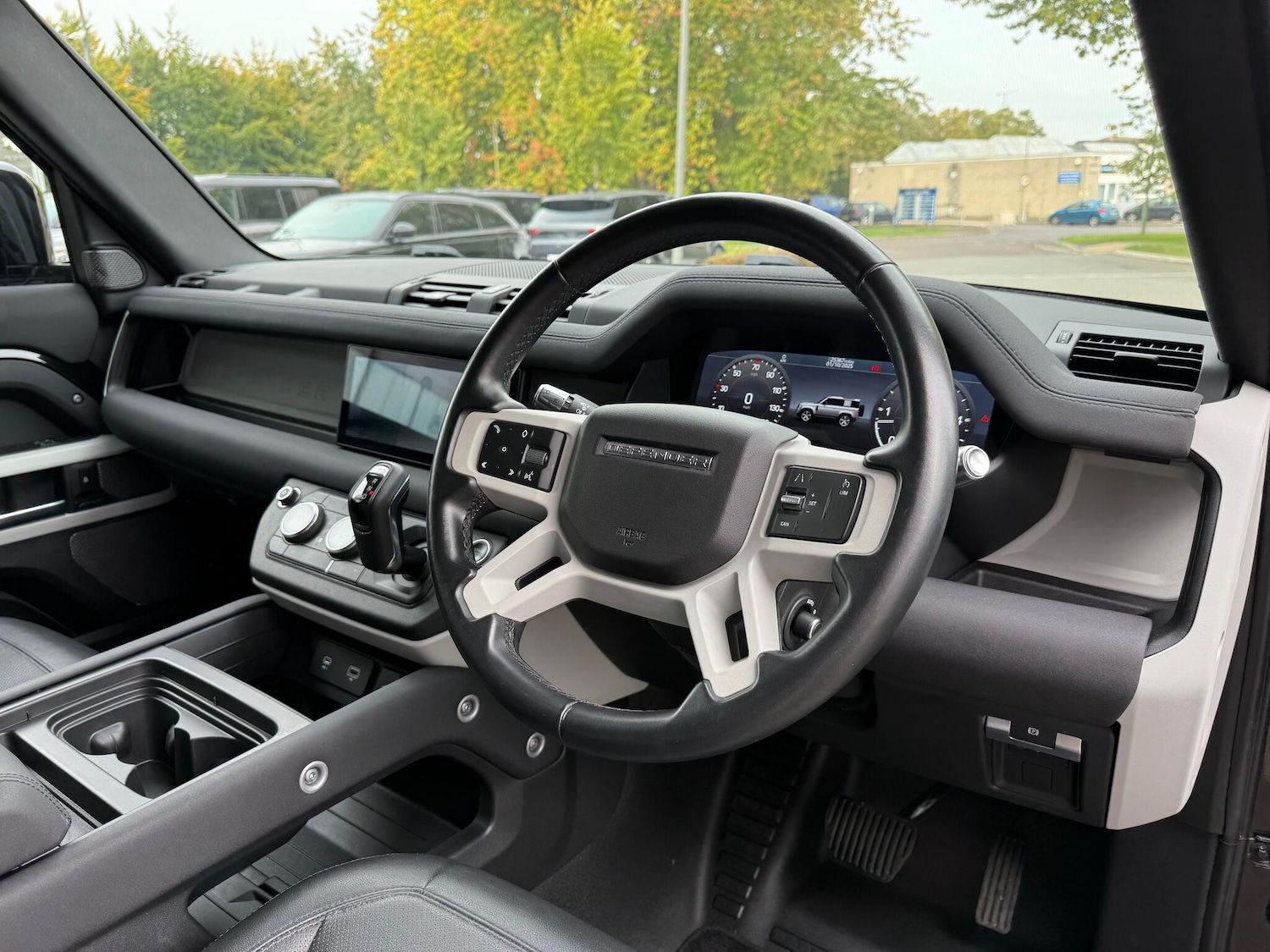 Used Land Rover Defender 90 2021 for sale - 76136026: Photo 31