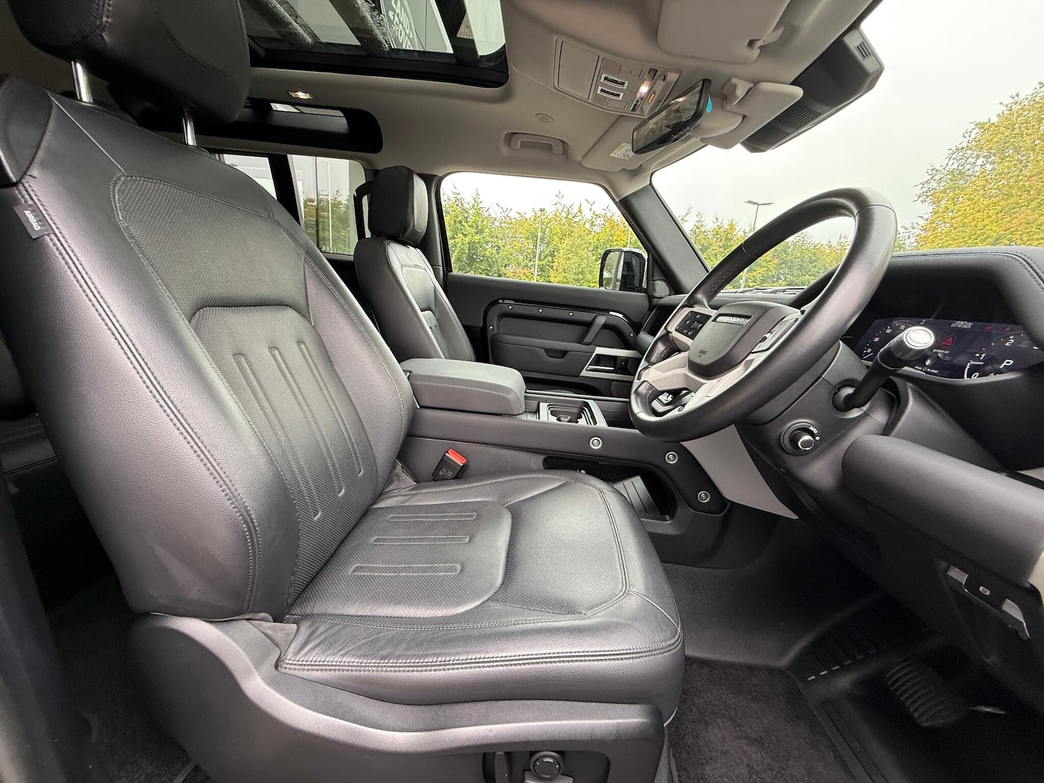Used Land Rover Defender 90 2021 for sale - 76136026: Photo 9