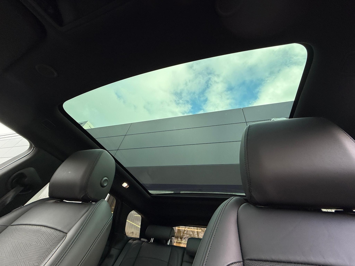 Used Land Rover Range Rover Evoque 2023 for sale - 77377272: Photo 5