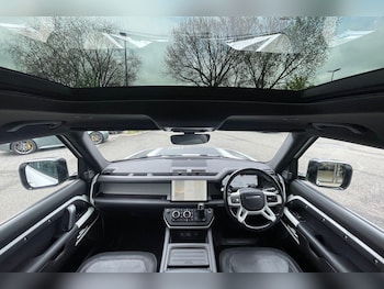 Used Land Rover Defender 90 2022 for sale - 75916044: Photo