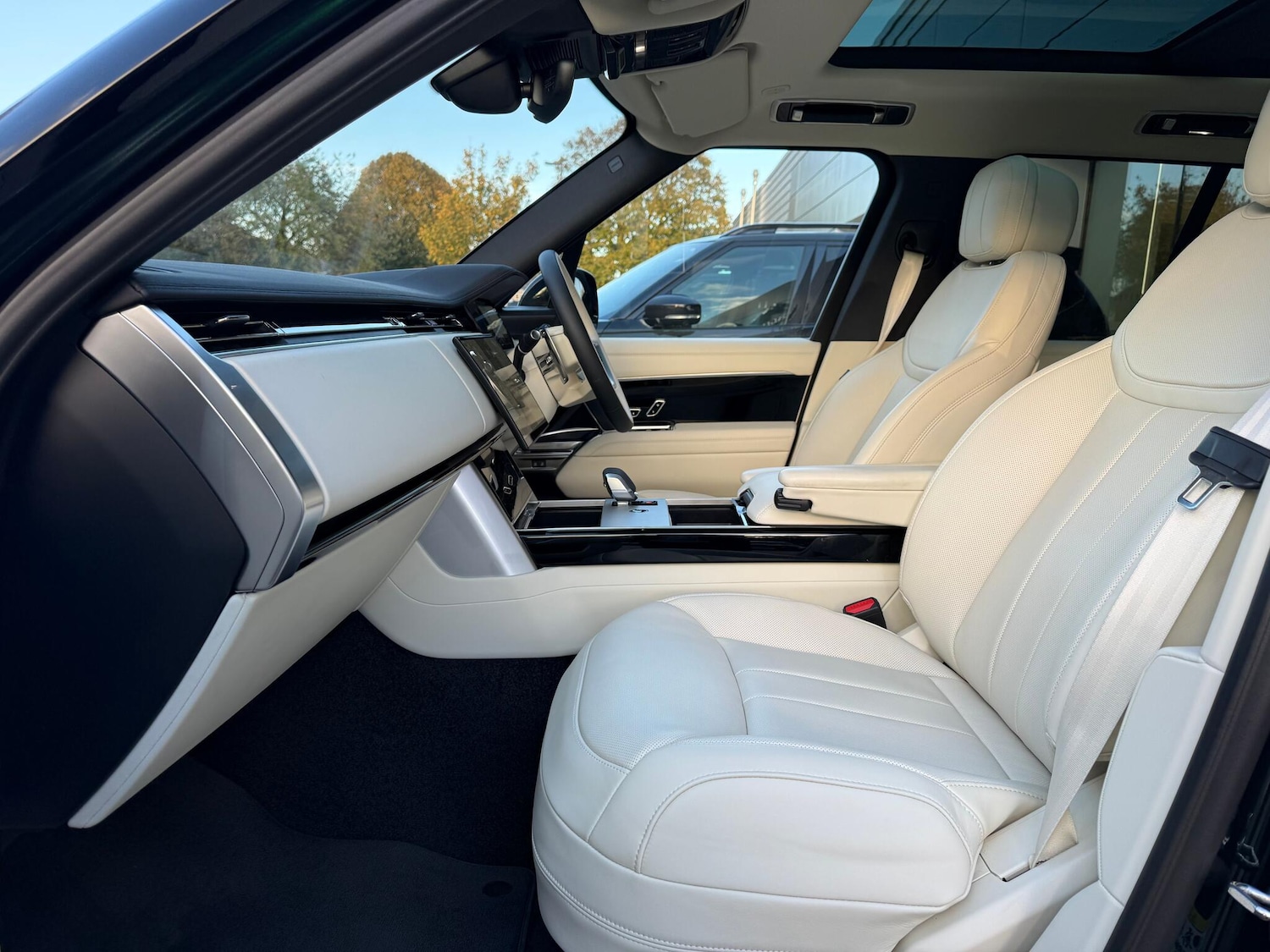 Used Land Rover Range Rover 2025 for sale - 76371590: Photo 10