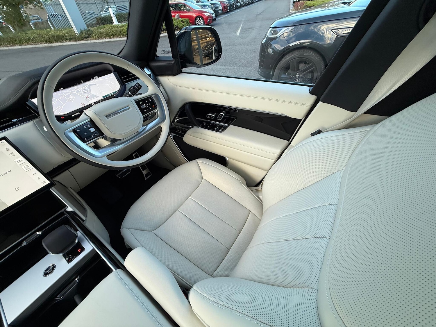 Used Land Rover Range Rover 2025 for sale - 76371590: Photo 13