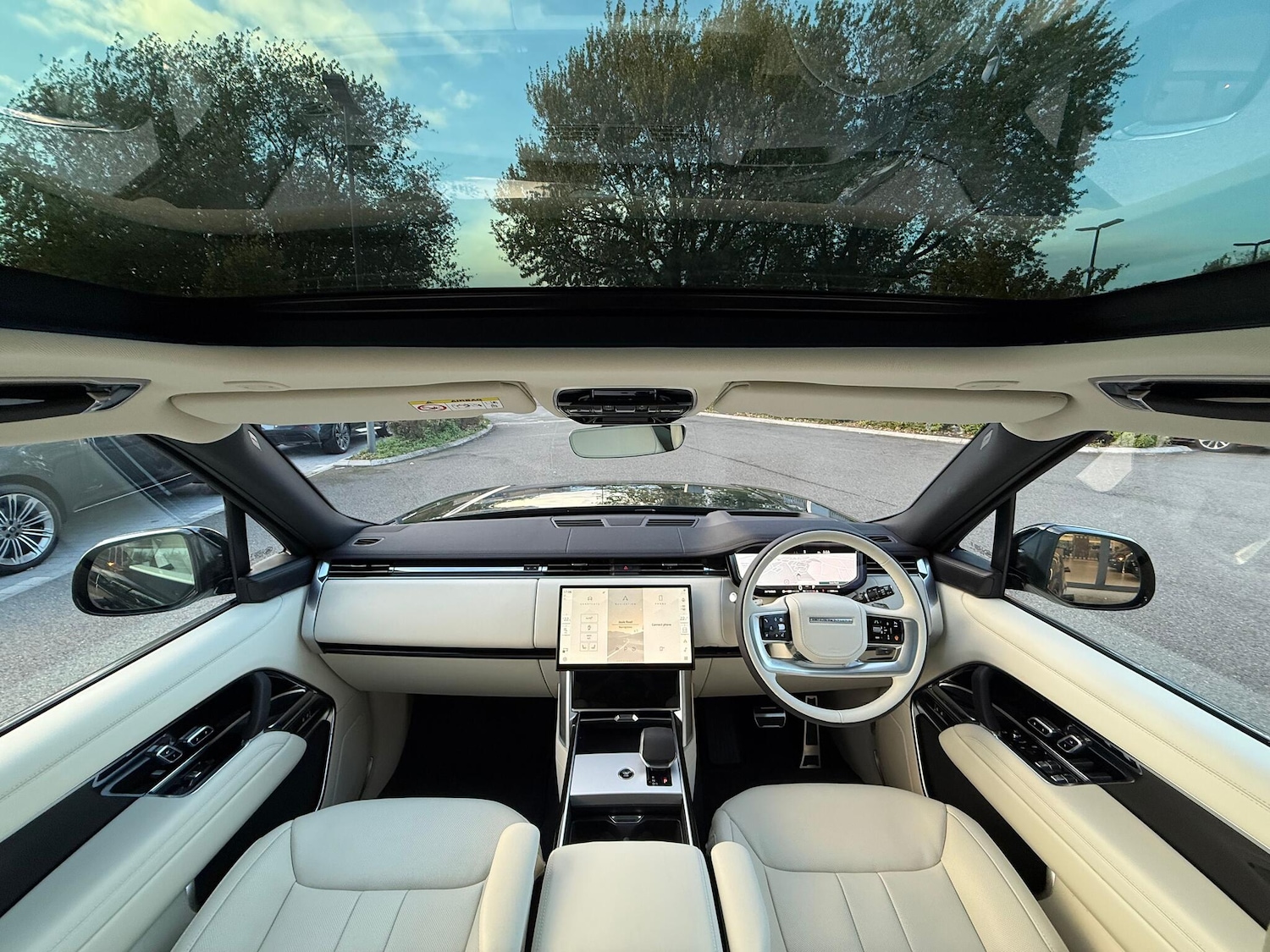 Used Land Rover Range Rover 2025 for sale - 76371590: Photo 3