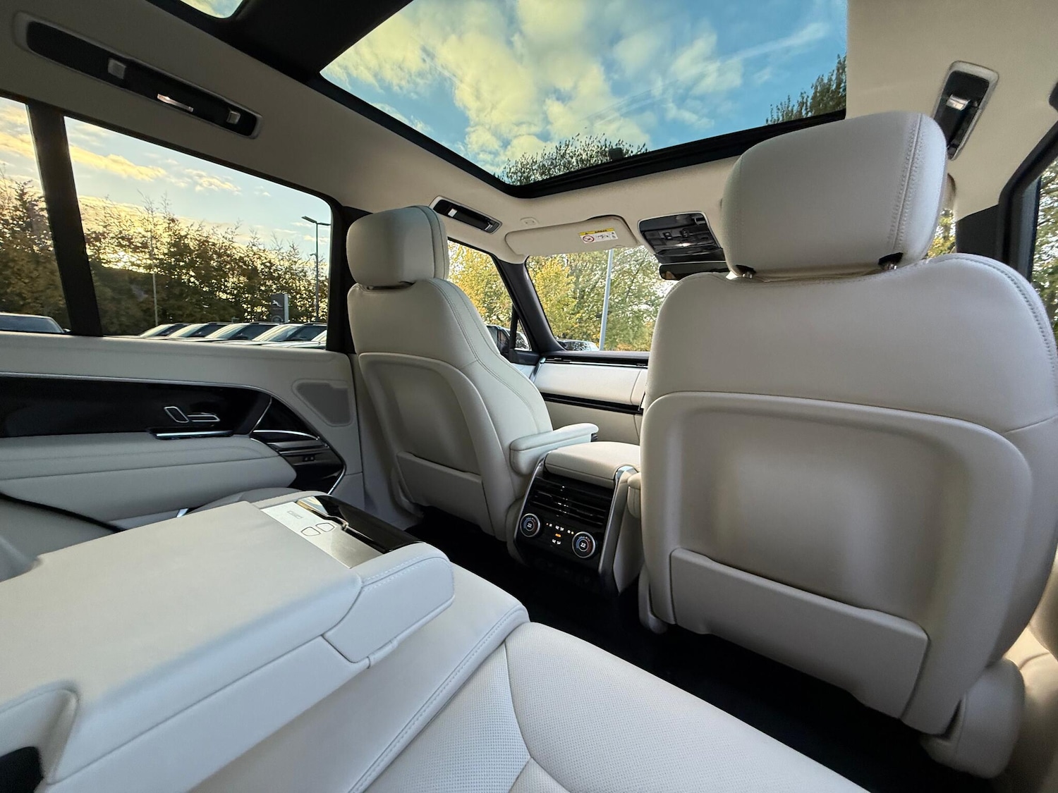 Used Land Rover Range Rover 2025 for sale - 76371590: Photo 43