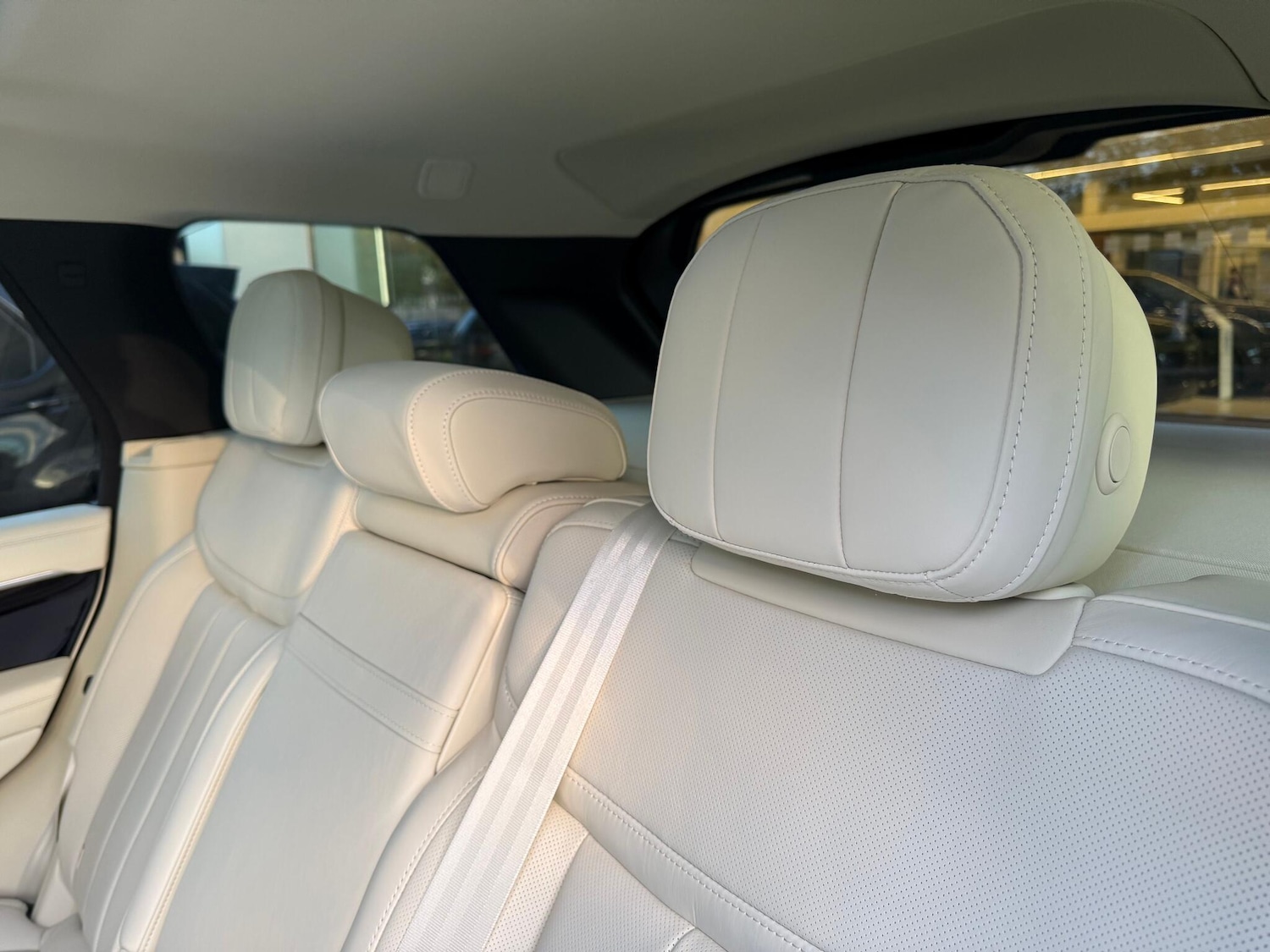Used Land Rover Range Rover 2025 for sale - 76371590: Photo 50