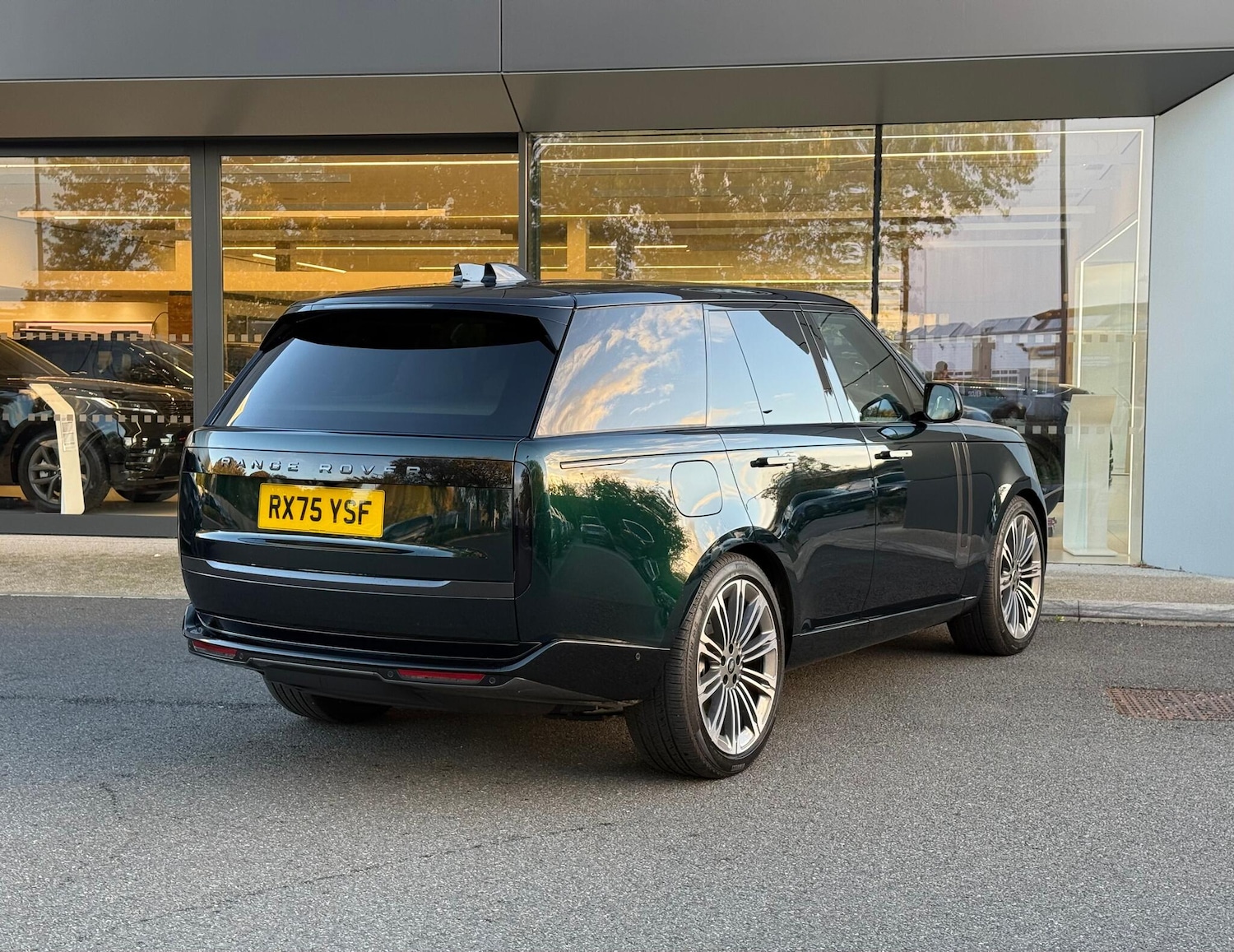 Used Land Rover Range Rover 2025 for sale - 76371590: Photo 7