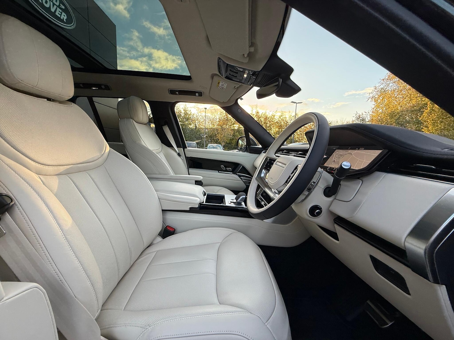 Used Land Rover Range Rover 2025 for sale - 76371590: Photo 9
