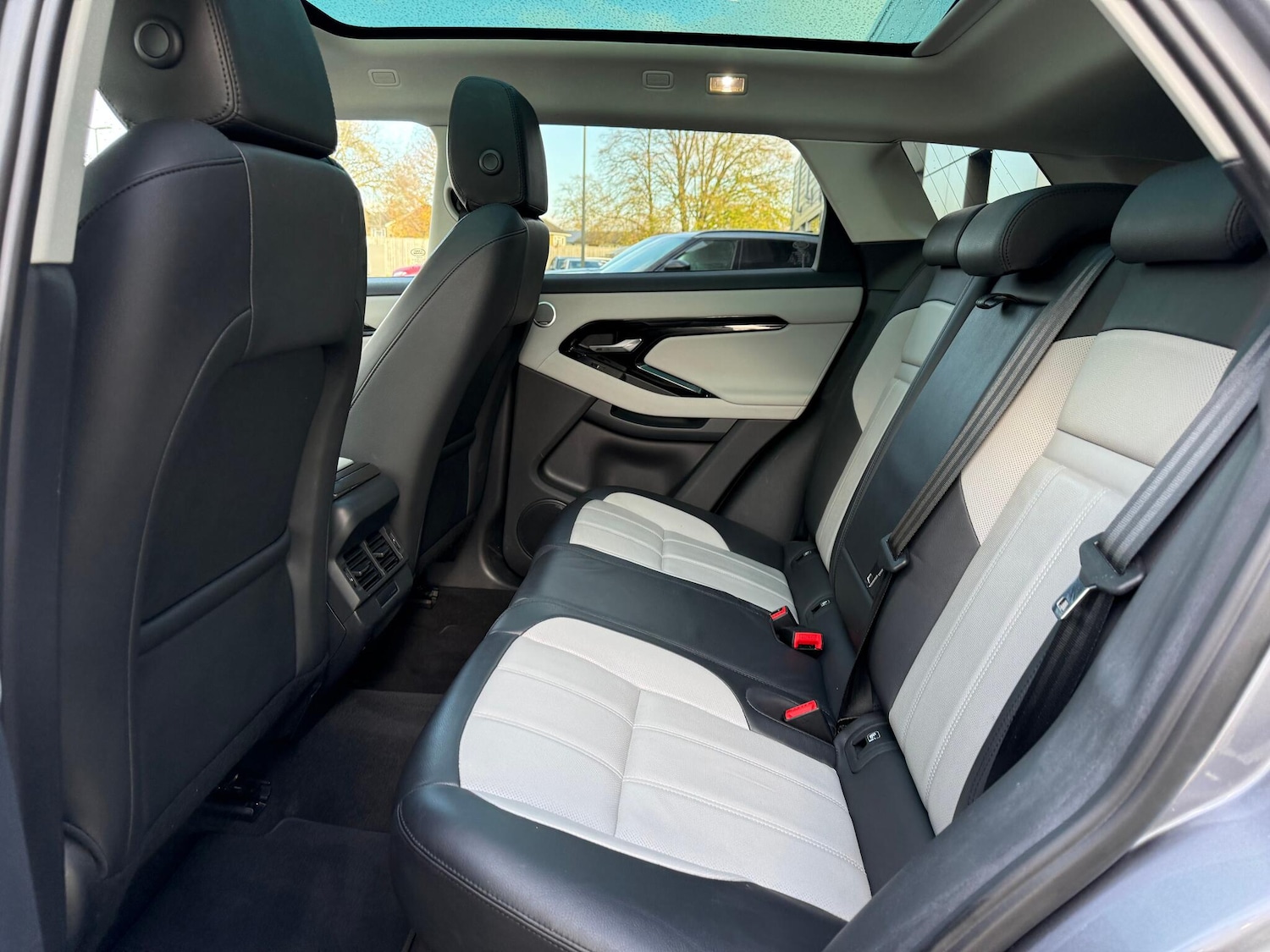 Used Land Rover Range Rover Evoque 2023 for sale - 76926042: Photo 48