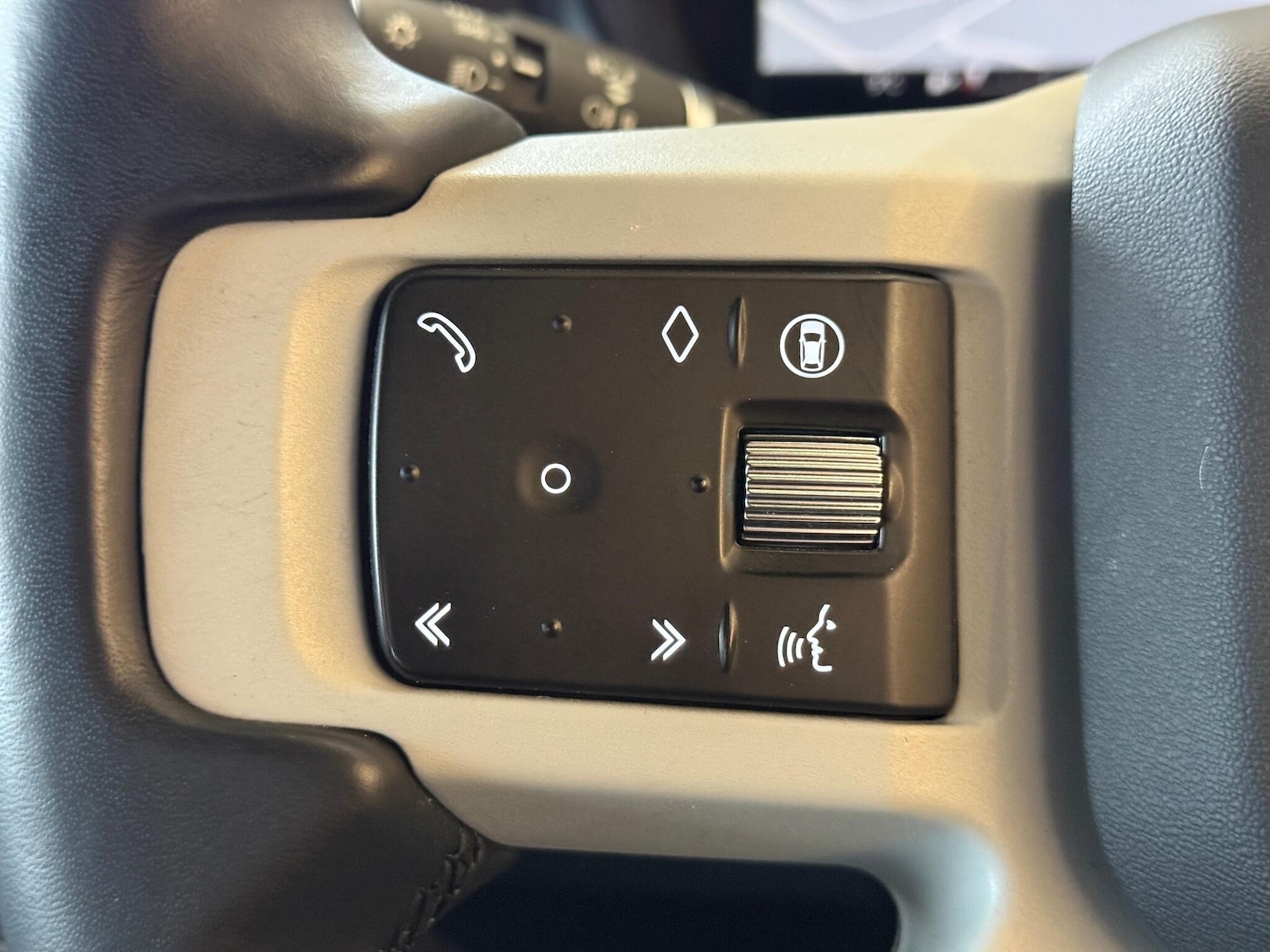 Used Land Rover Defender 90 for sale - 77291278: Photo 23