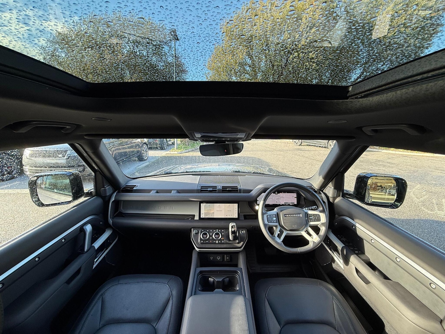 Used Land Rover Defender 110 2023 for sale - 76370679: Photo 3
