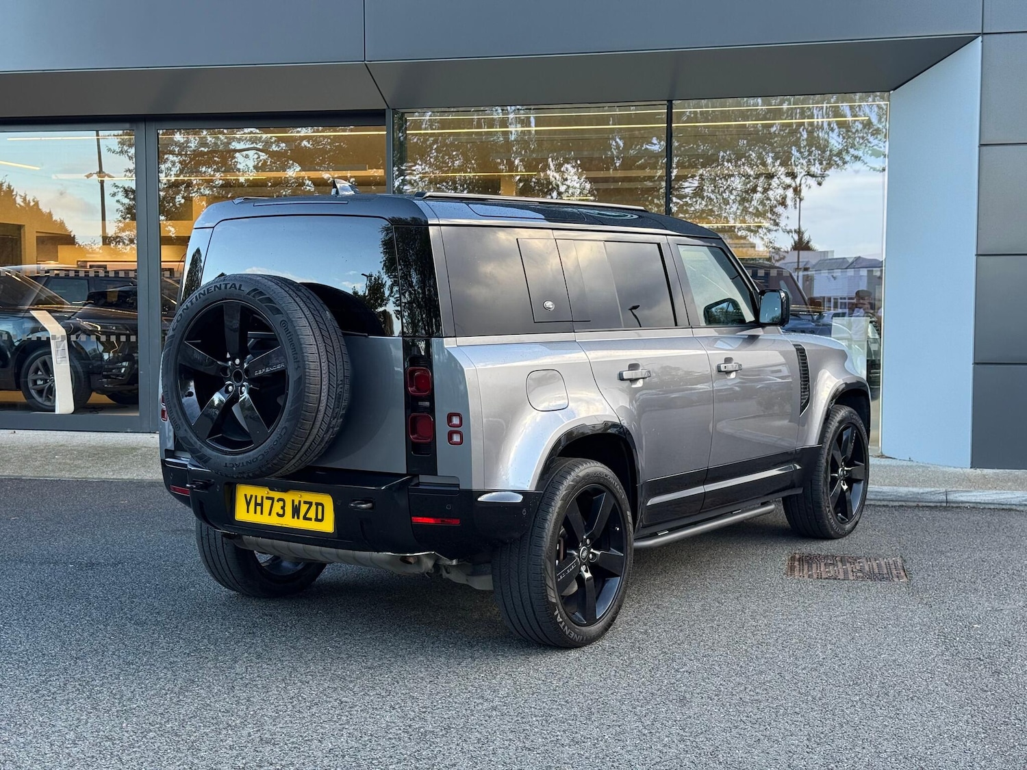 Used Land Rover Defender 110 2023 for sale - 76370679: Photo 7