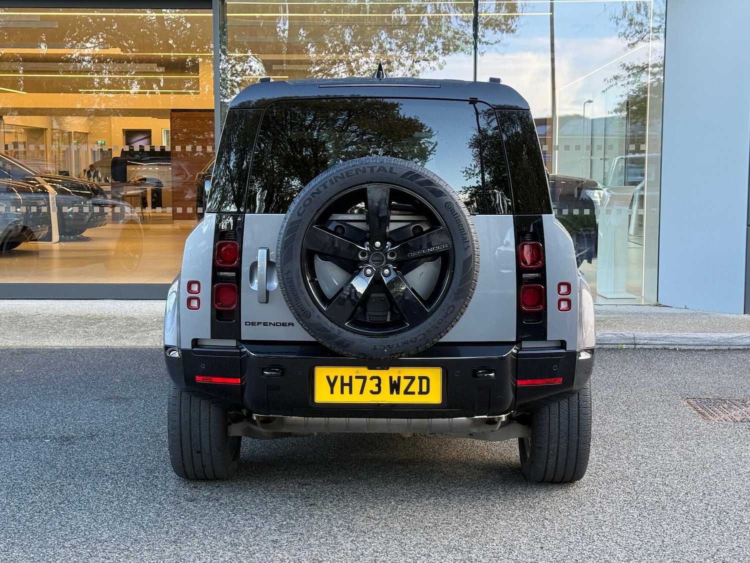 Used Land Rover Defender 110 2023 for sale - 76370679: Photo 8