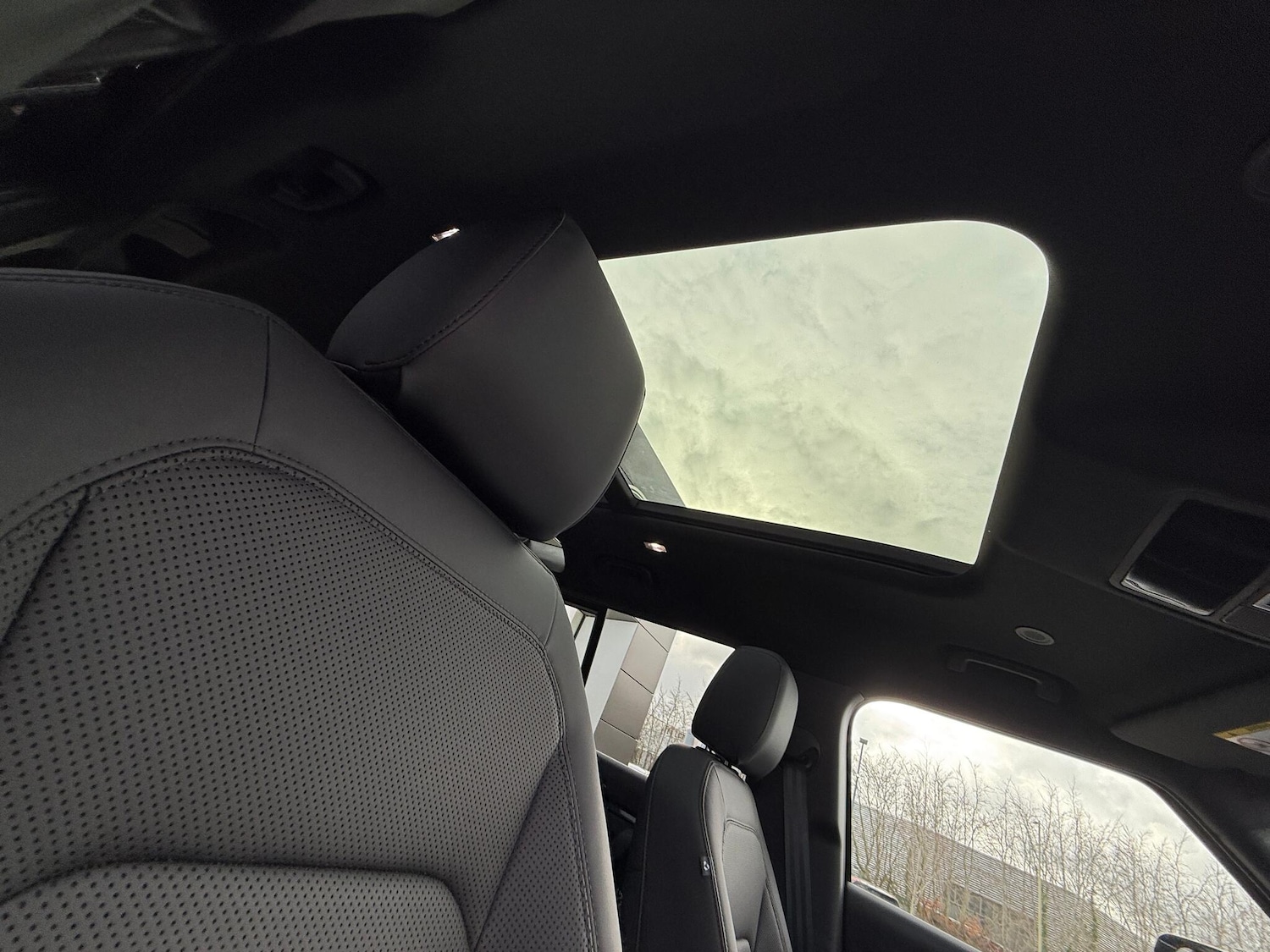 Used Land Rover Defender 110 for sale - 77549666: Photo 33