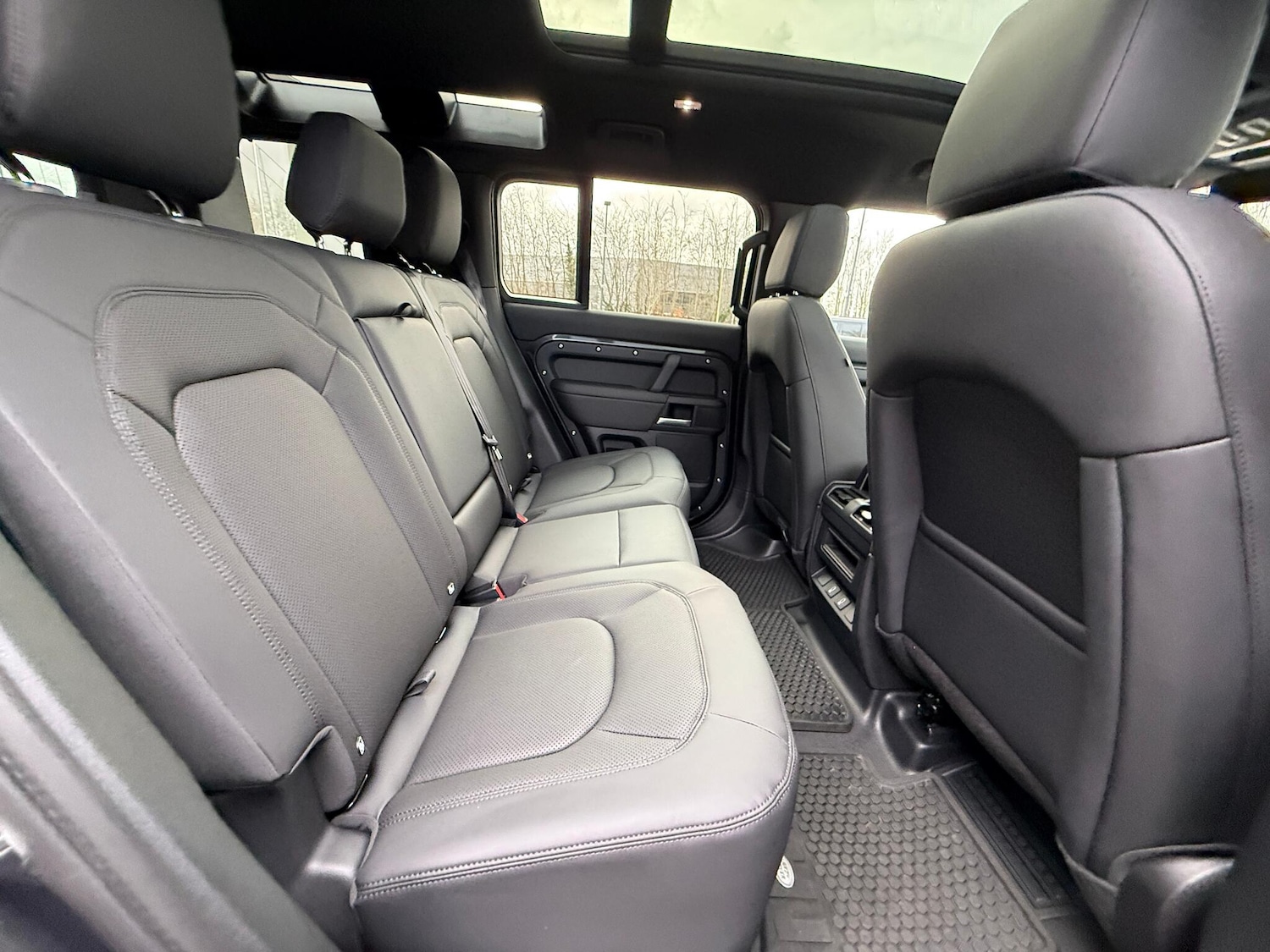 Used Land Rover Defender 110 for sale - 77549666: Photo 37