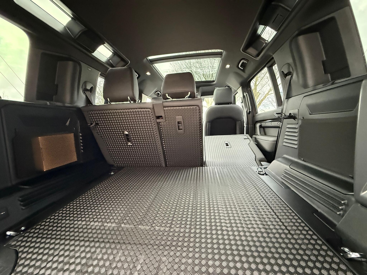 Used Land Rover Defender 110 for sale - 77549666: Photo 38