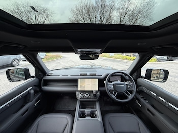 Used Land Rover Defender 110 2026 for sale - 77549666: Photo