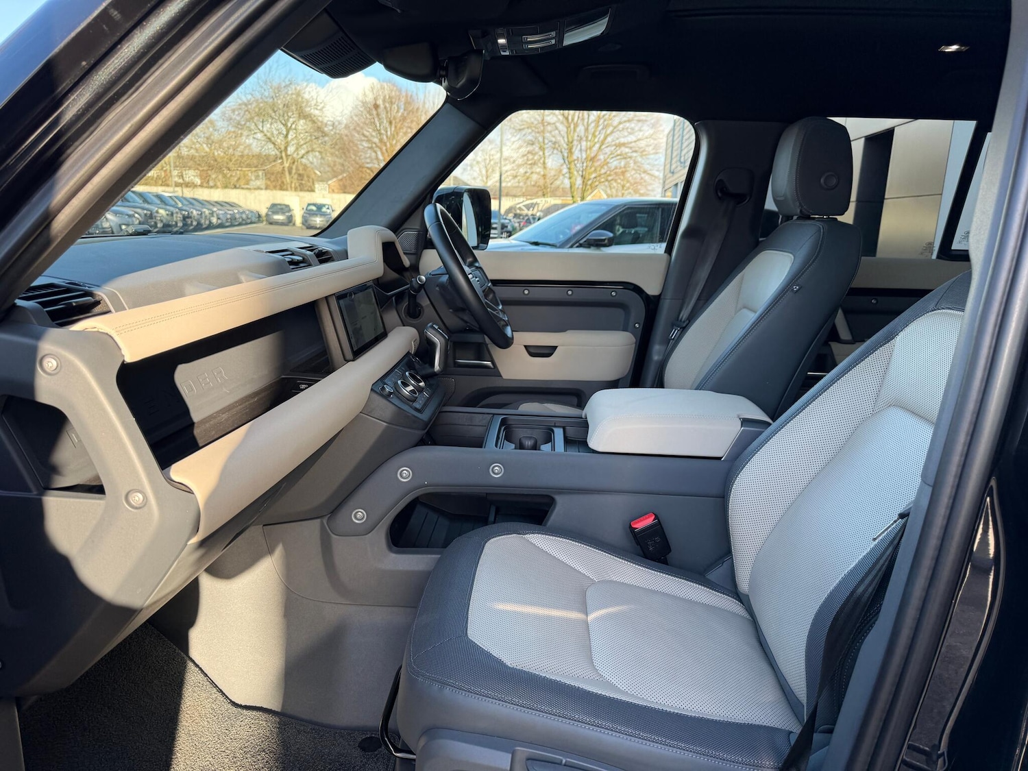 Used Land Rover Defender 2022 for sale - 77229798: Photo 10