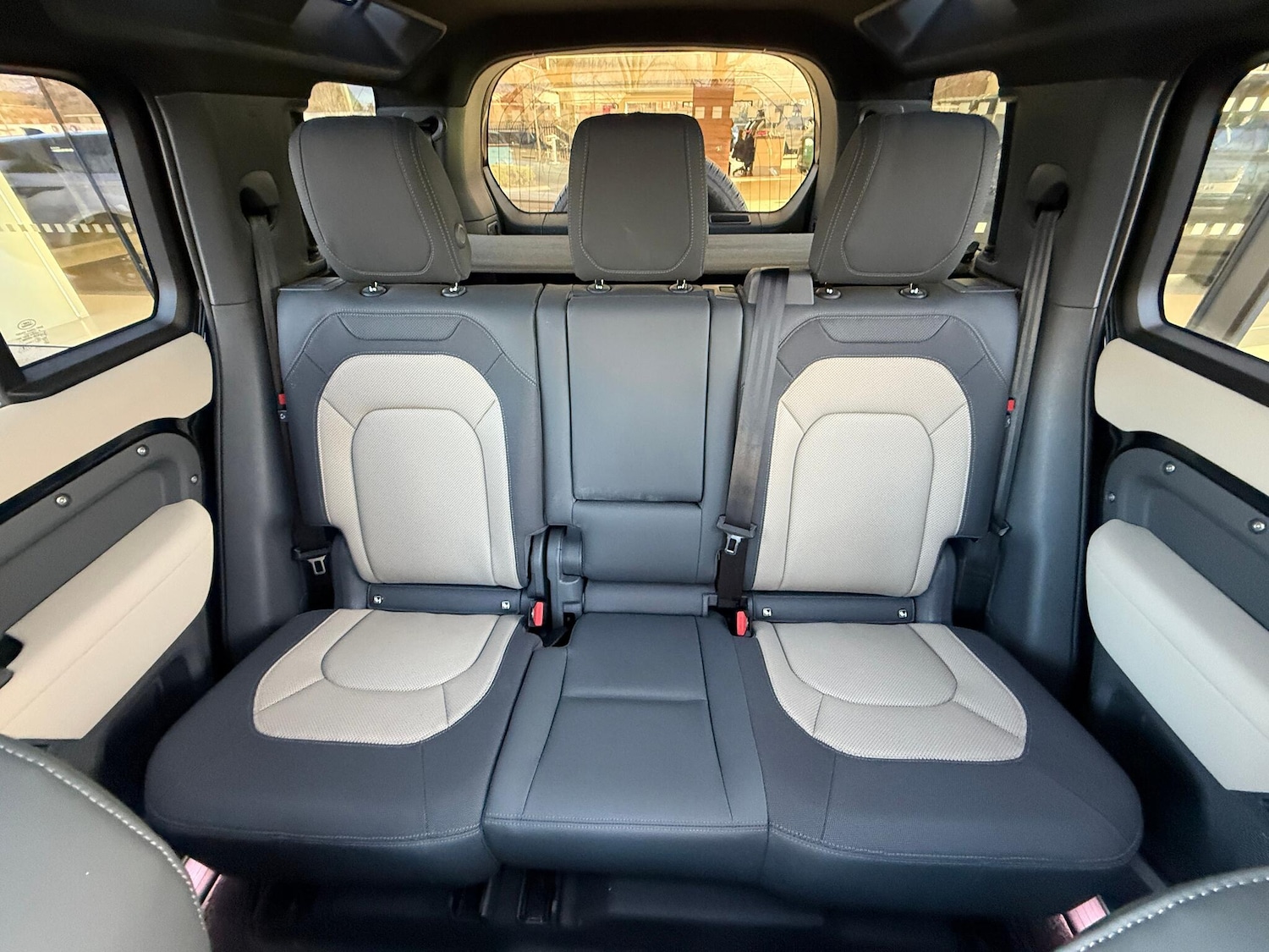 Used Land Rover Defender 2022 for sale - 77229798: Photo 11