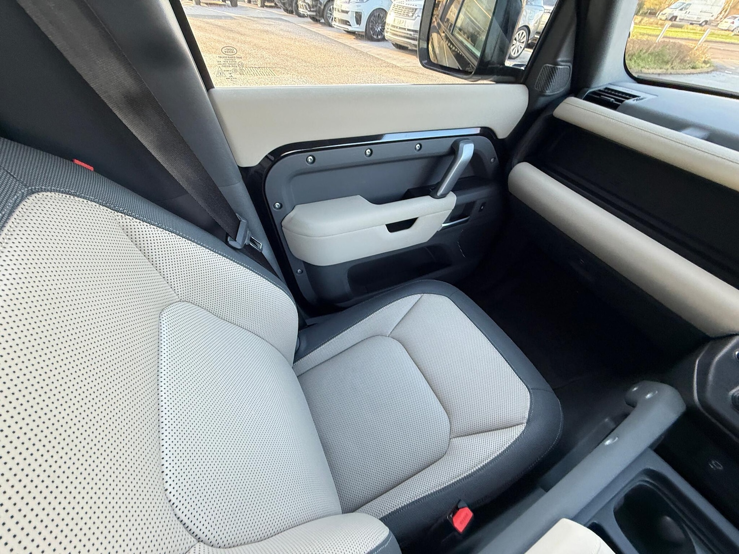 Used Land Rover Defender 2022 for sale - 77229798: Photo 12