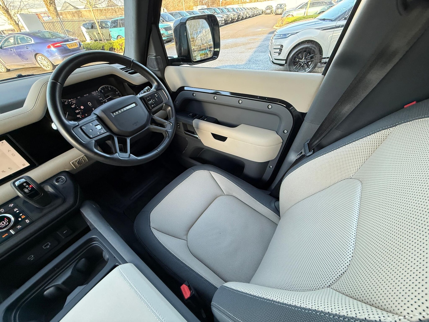 Used Land Rover Defender 2022 for sale - 77229798: Photo 13