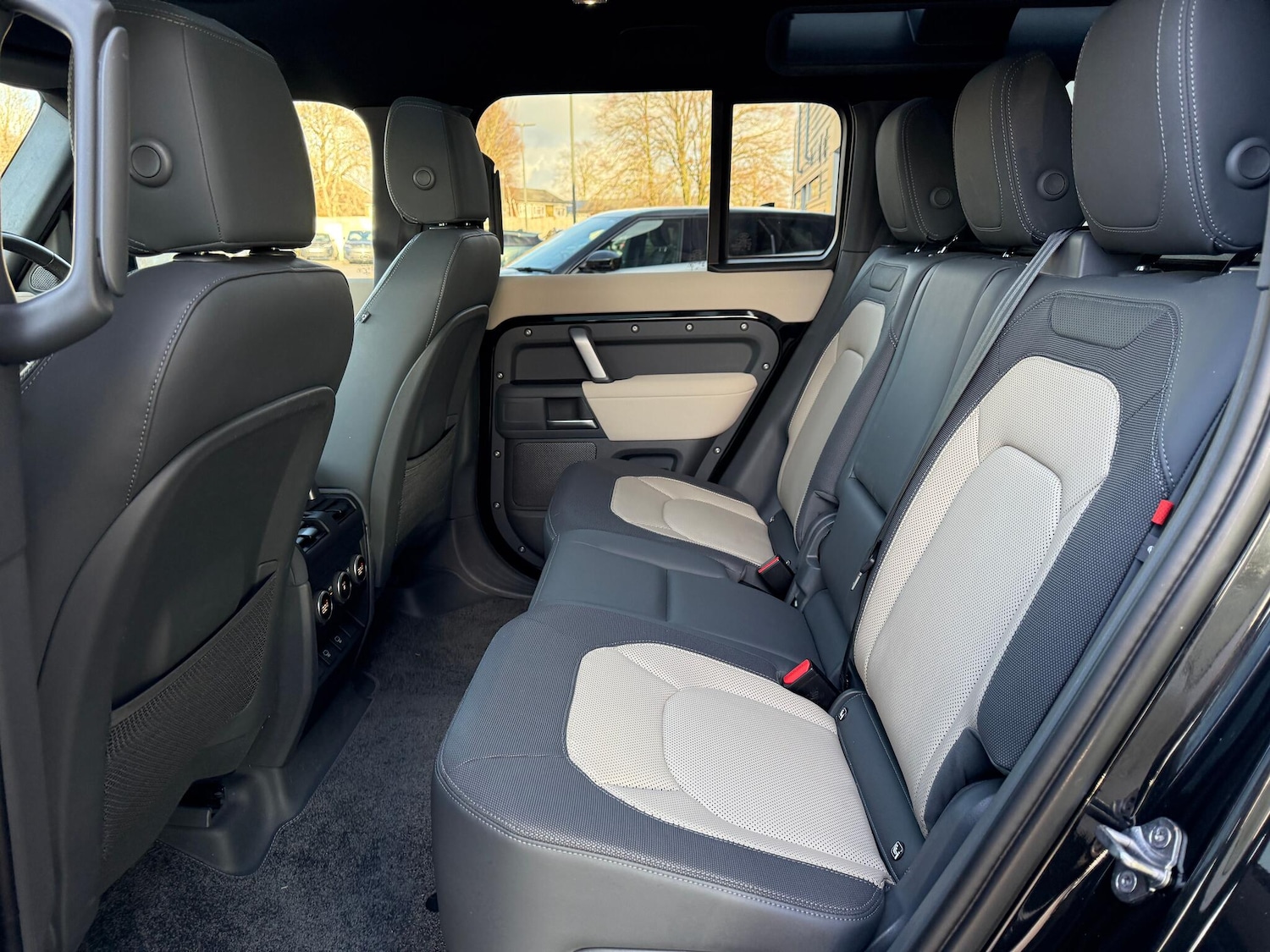 Used Land Rover Defender 2022 for sale - 77229798: Photo 46