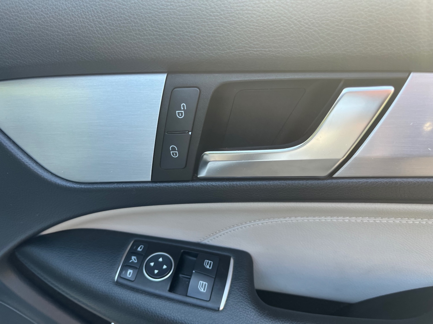 Used Mercedes-Benz C Class 2011 for sale - 76605404: Photo 9