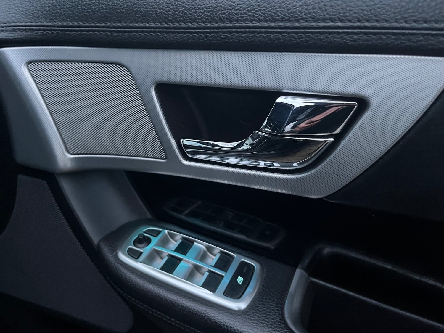 Used Jaguar XF 2013 for sale - 76942306: Photo 18