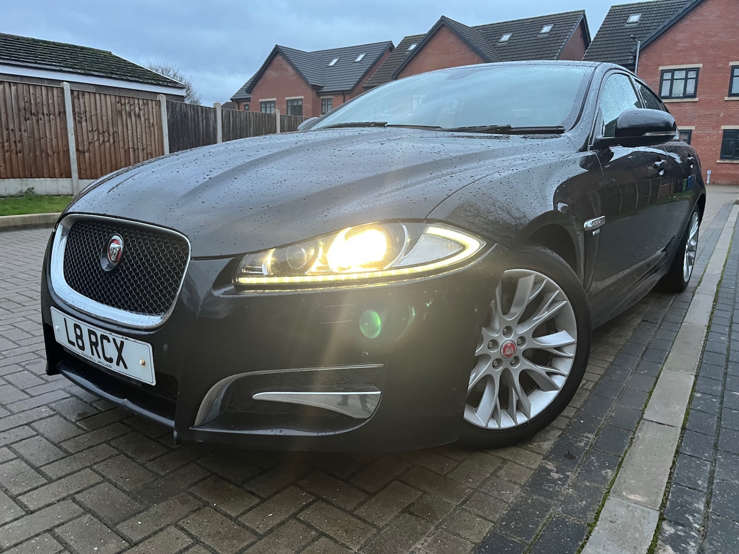 Used Jaguar XF 2013 for sale - 76942306: Photo 2