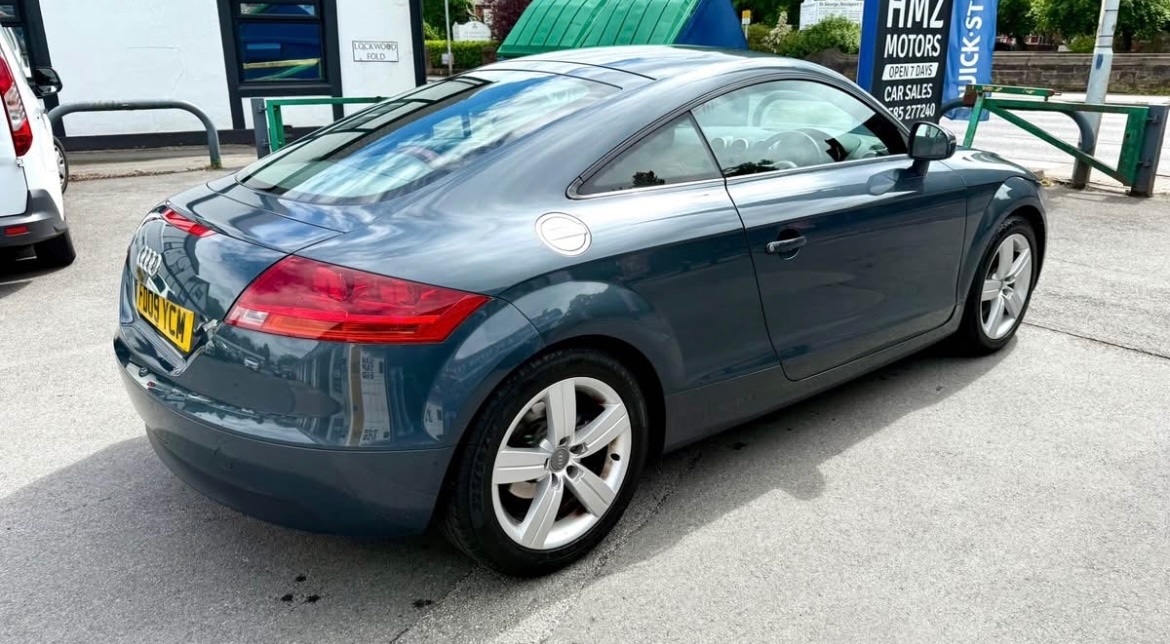 Used Audi TT 2009 for sale - 76942309: Photo 2
