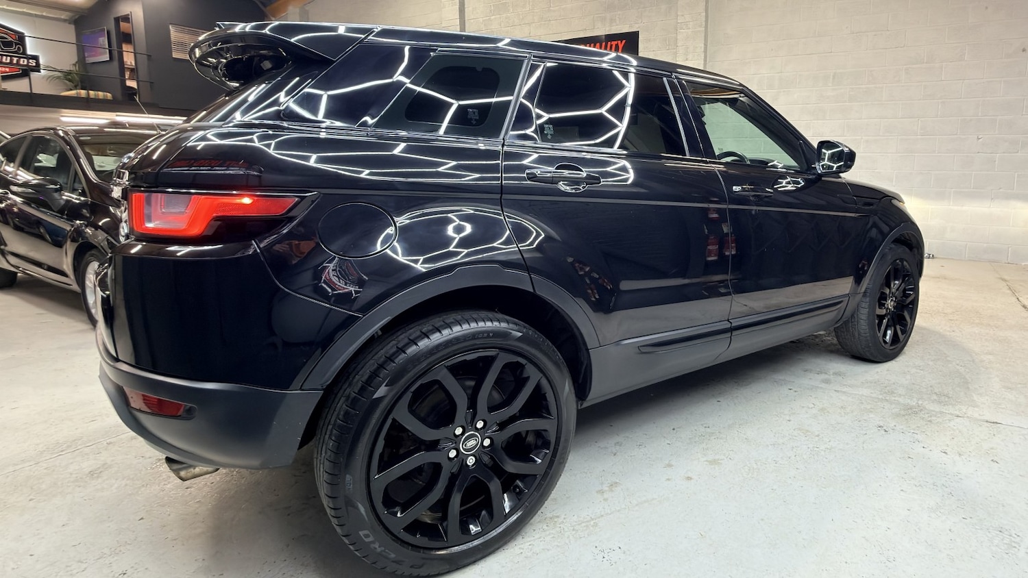 Used Land Rover Range Rover Evoque 2015 for sale - 77603328: Photo 11