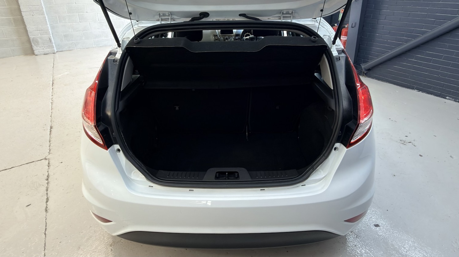 Used Ford Fiesta 2016 for sale - 77938181: Photo 6