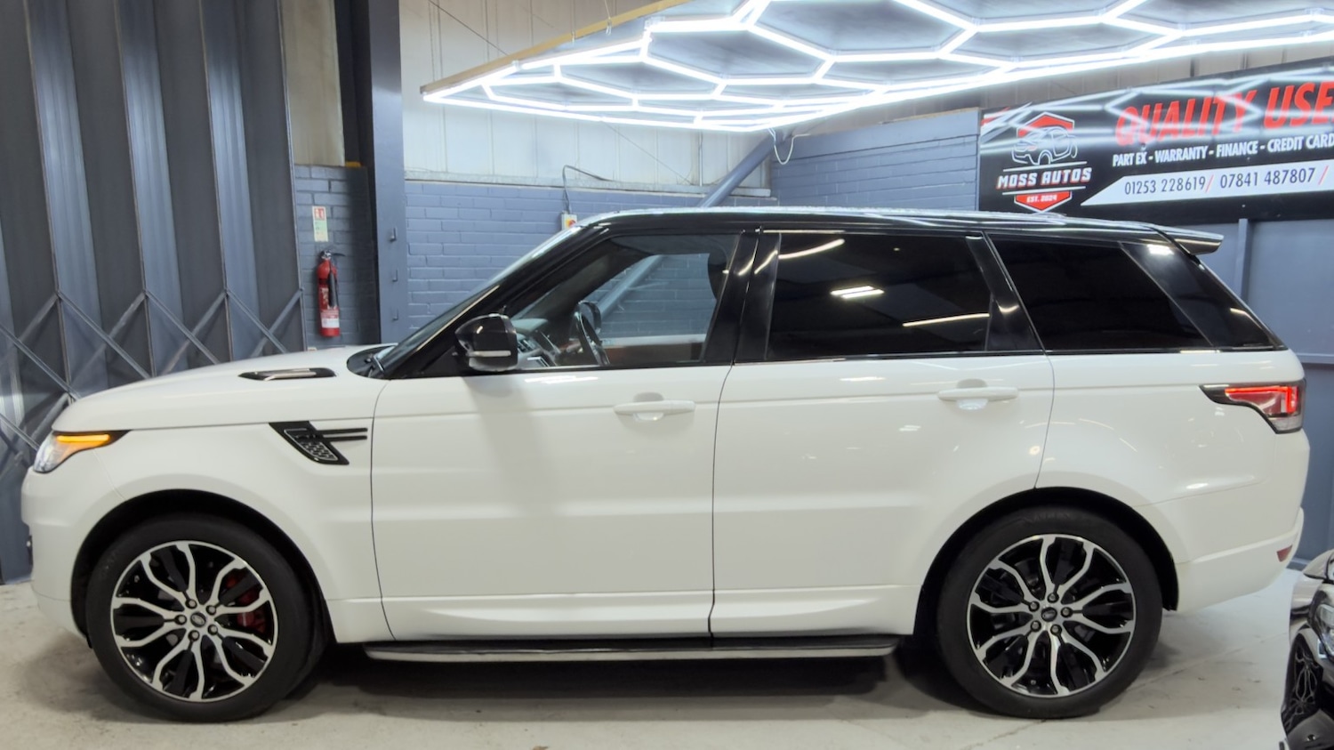 Used Land Rover Range Rover Sport 2014 for sale - 77225213: Photo 9
