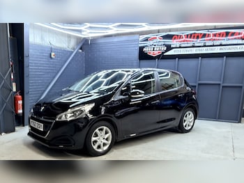 Used Peugeot 208 2017 for sale - 77313962: Photo
