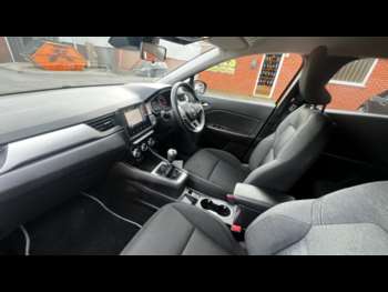 Used Renault Captur 2021 for sale - 73818772: Photo