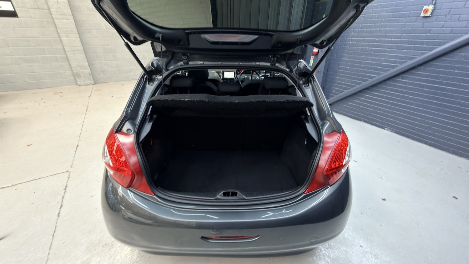 Used Peugeot 208 2014 for sale - 78070619: Photo 13