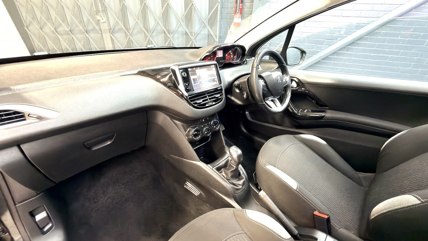 Used Peugeot 208 2014 for sale - 78070619: Photo 23