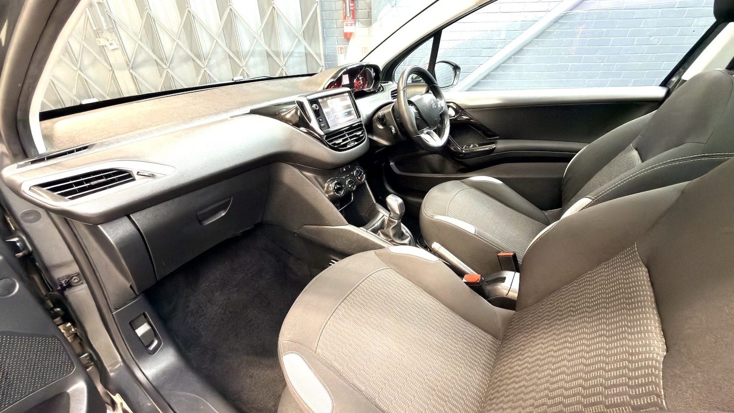 Used Peugeot 208 2014 for sale - 78070619: Photo 5