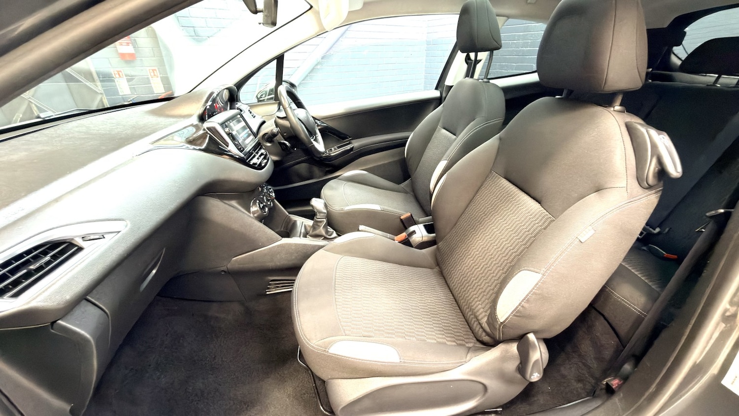 Used Peugeot 208 2014 for sale - 78070619: Photo 9