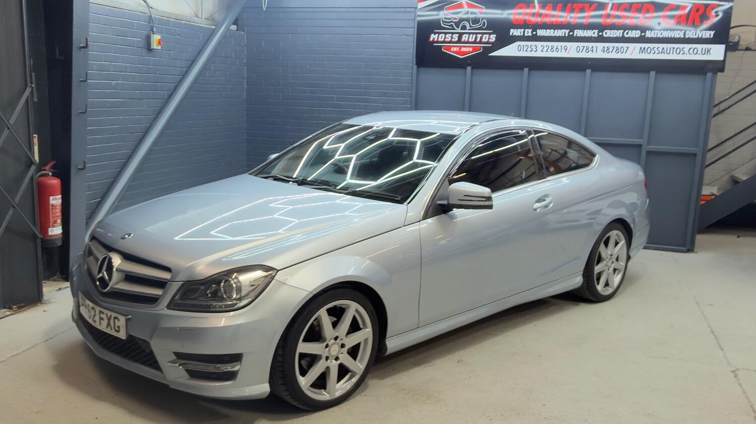 Used Mercedes-Benz C Class 2012 for sale - 77225131: Photo 2