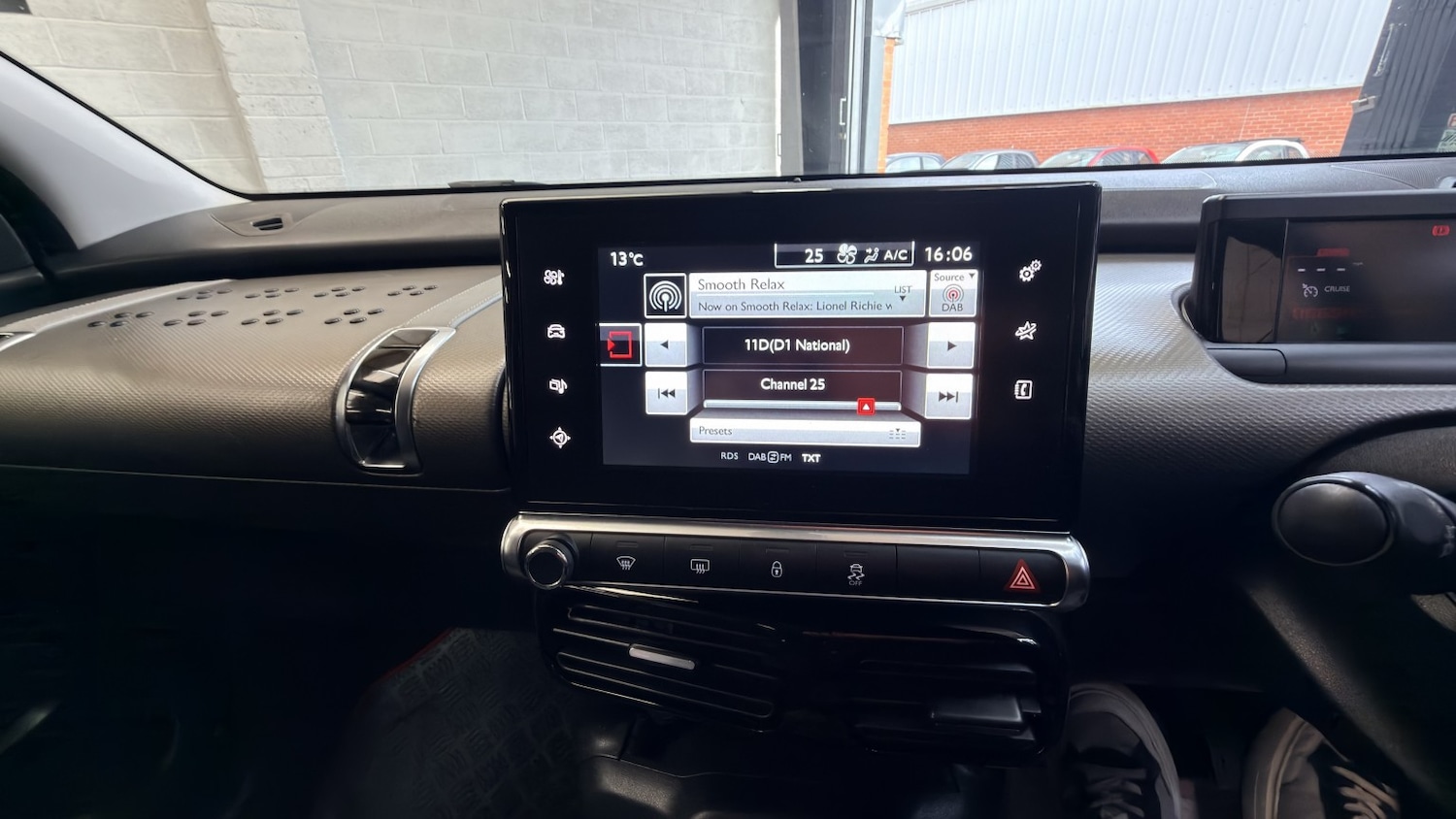 Used Citroen C4 Cactus 2015 for sale - 77991655: Photo 12