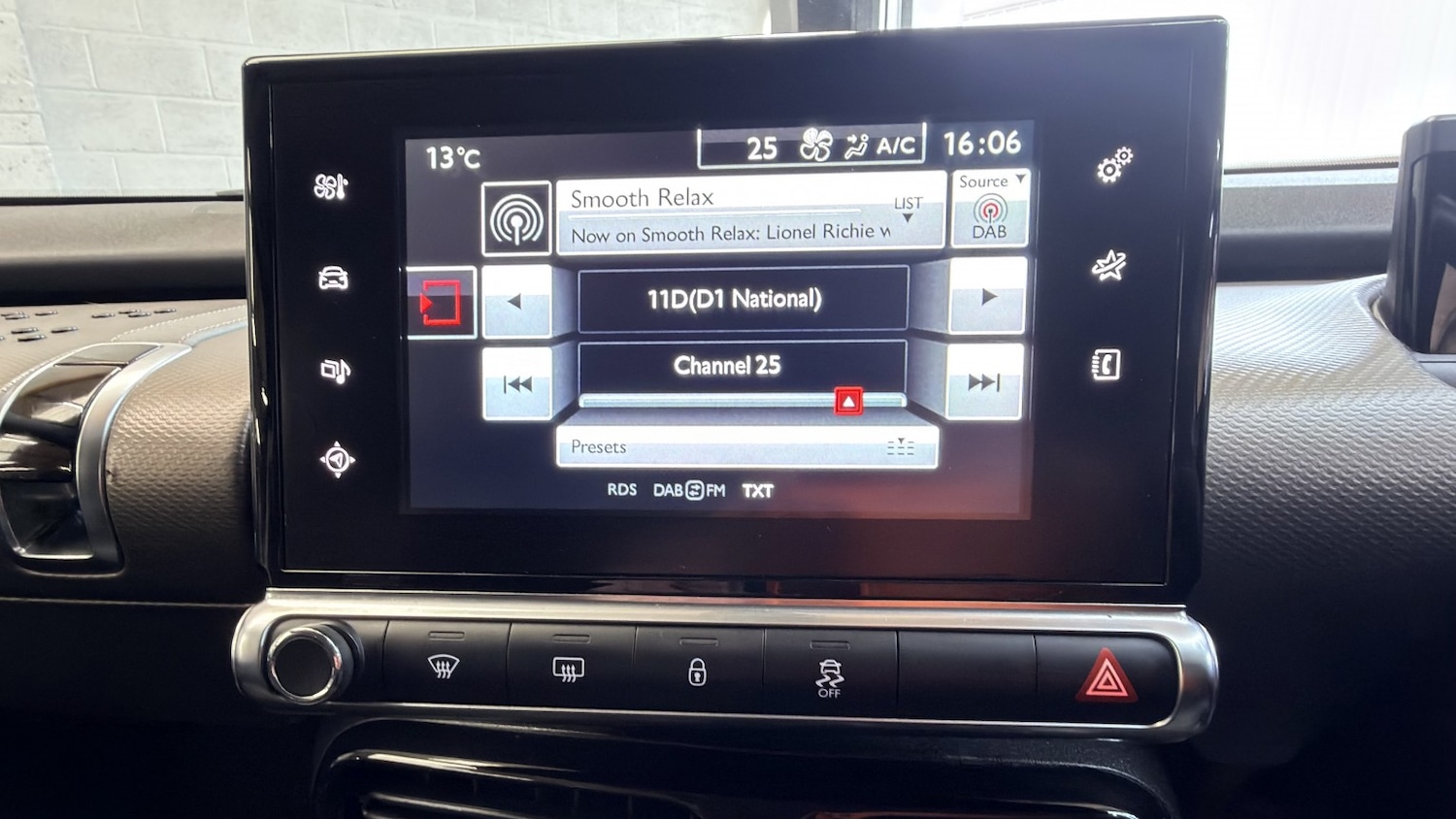 Used Citroen C4 Cactus 2015 for sale - 77991655: Photo 13