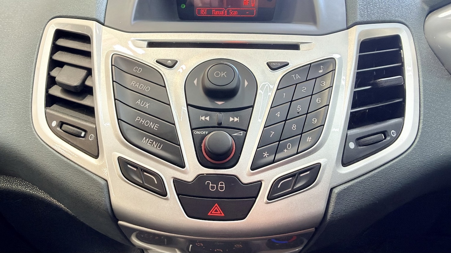 Used Ford Fiesta 2010 for sale - 78031724: Photo 8