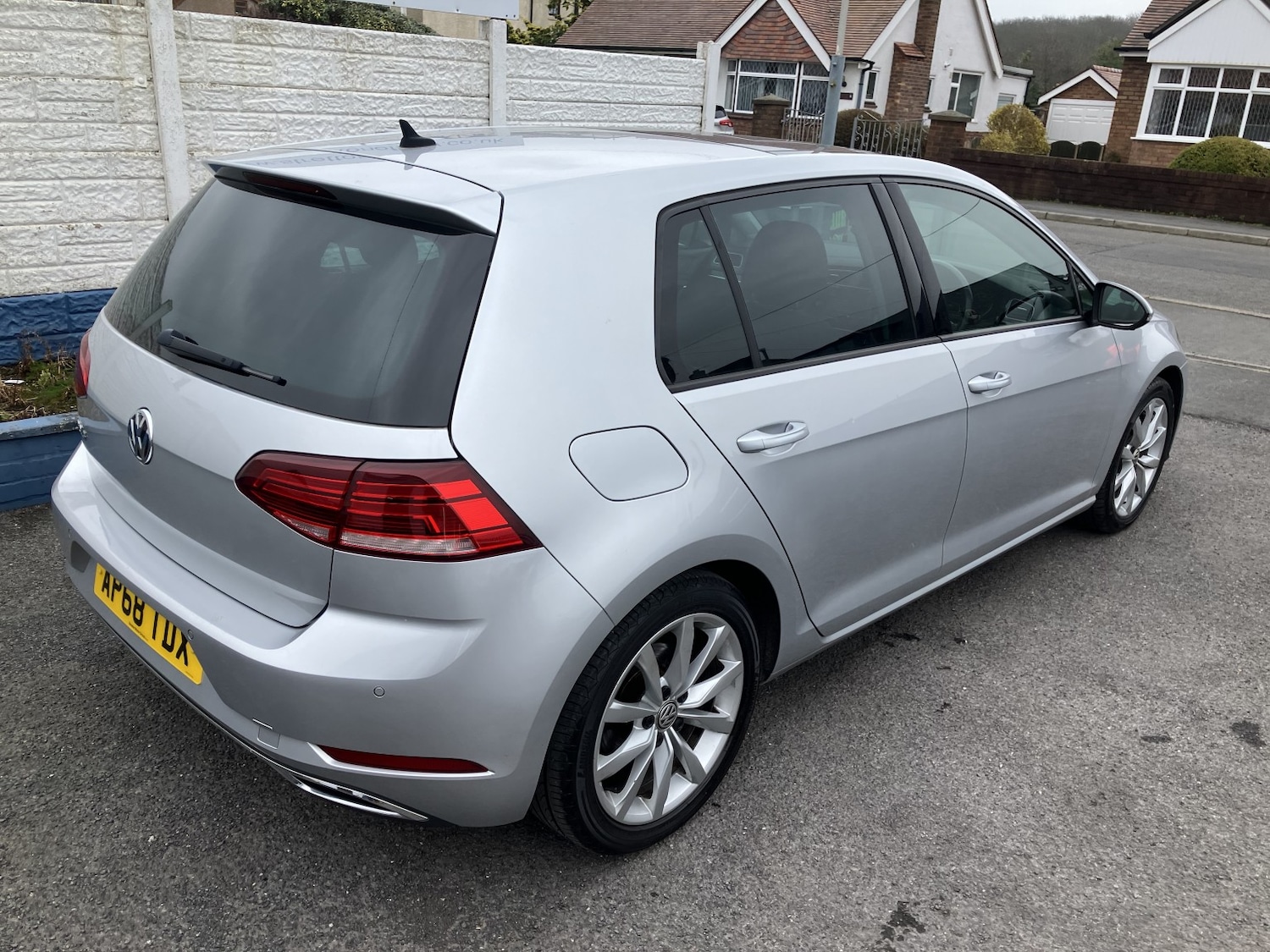 Used Volkswagen Golf 2019 for sale - 77968658: Photo 2
