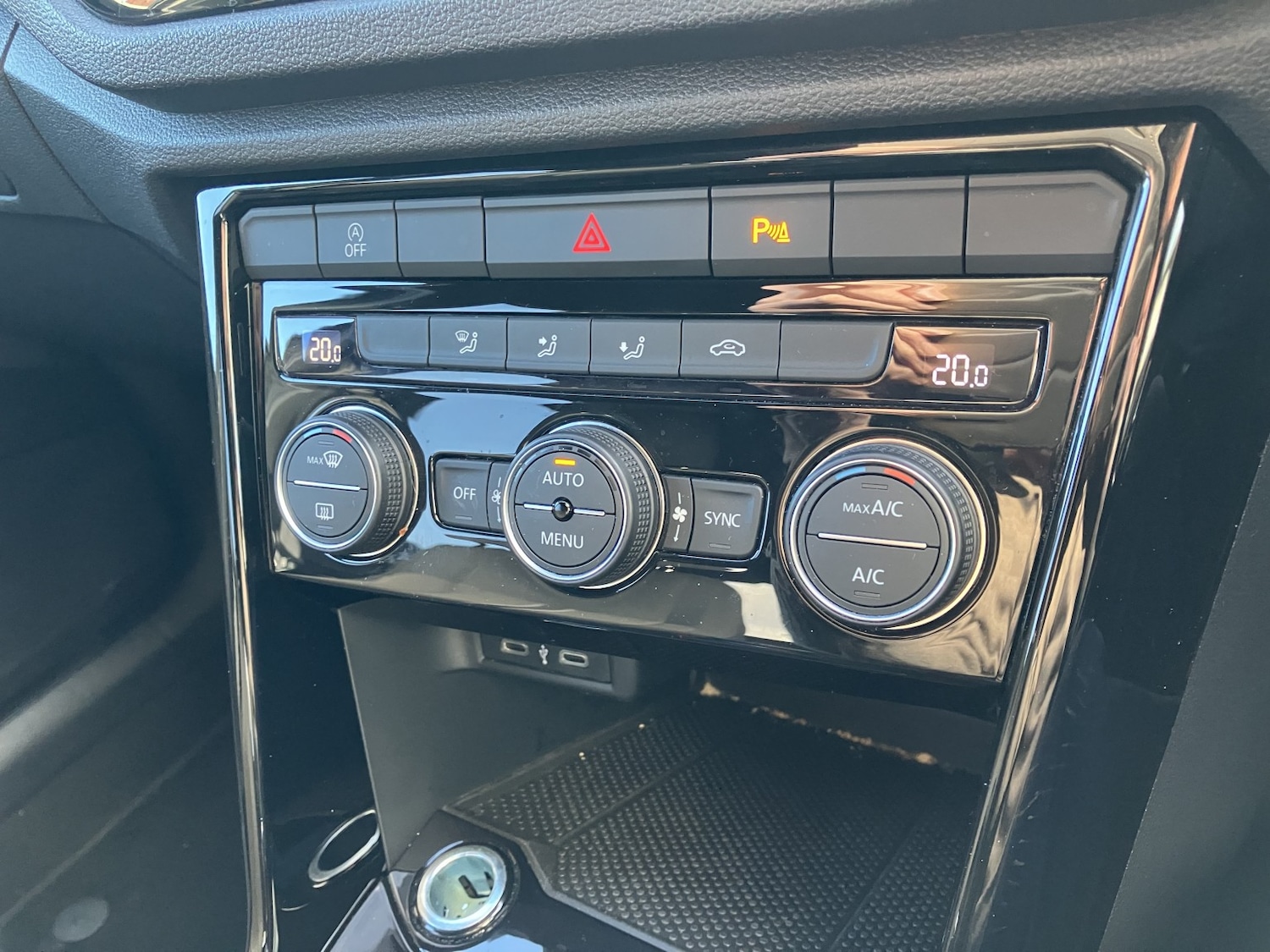 Used Volkswagen T-Roc 2021 for sale - 77508411: Photo 25